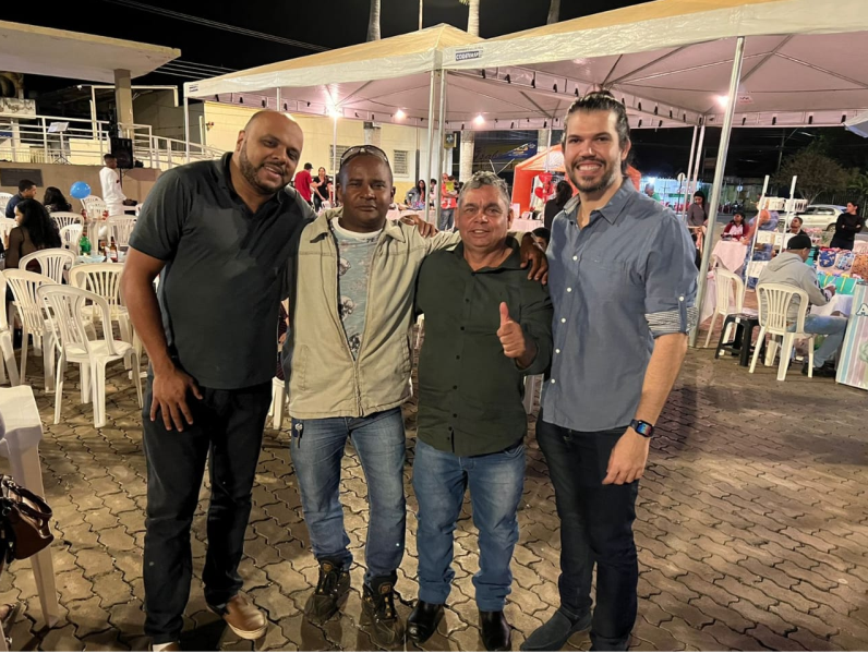 PRESIDENTE DA CÂMARA PARTICIPA DA FEIRA DE ARTE E ARTESANATO DE CORINTO ESPECIAL DO DIA DOS NAMORADOS